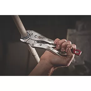 Milwaukee Maxbite Curved Jaw Locking Pliers 10" (240mm) 3 Milwaukee Maxbite Curved Jaw Locking Pliers 10" (240mm) - Image 3